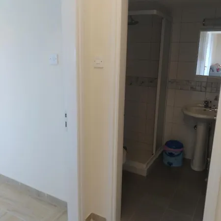 شقة Luxury 2 Bedroom Central *